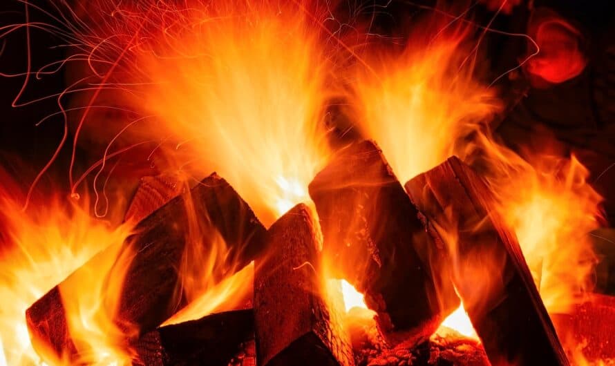 Maîtrisez l’art d’allumer un feu de cheminée – méthode inversée